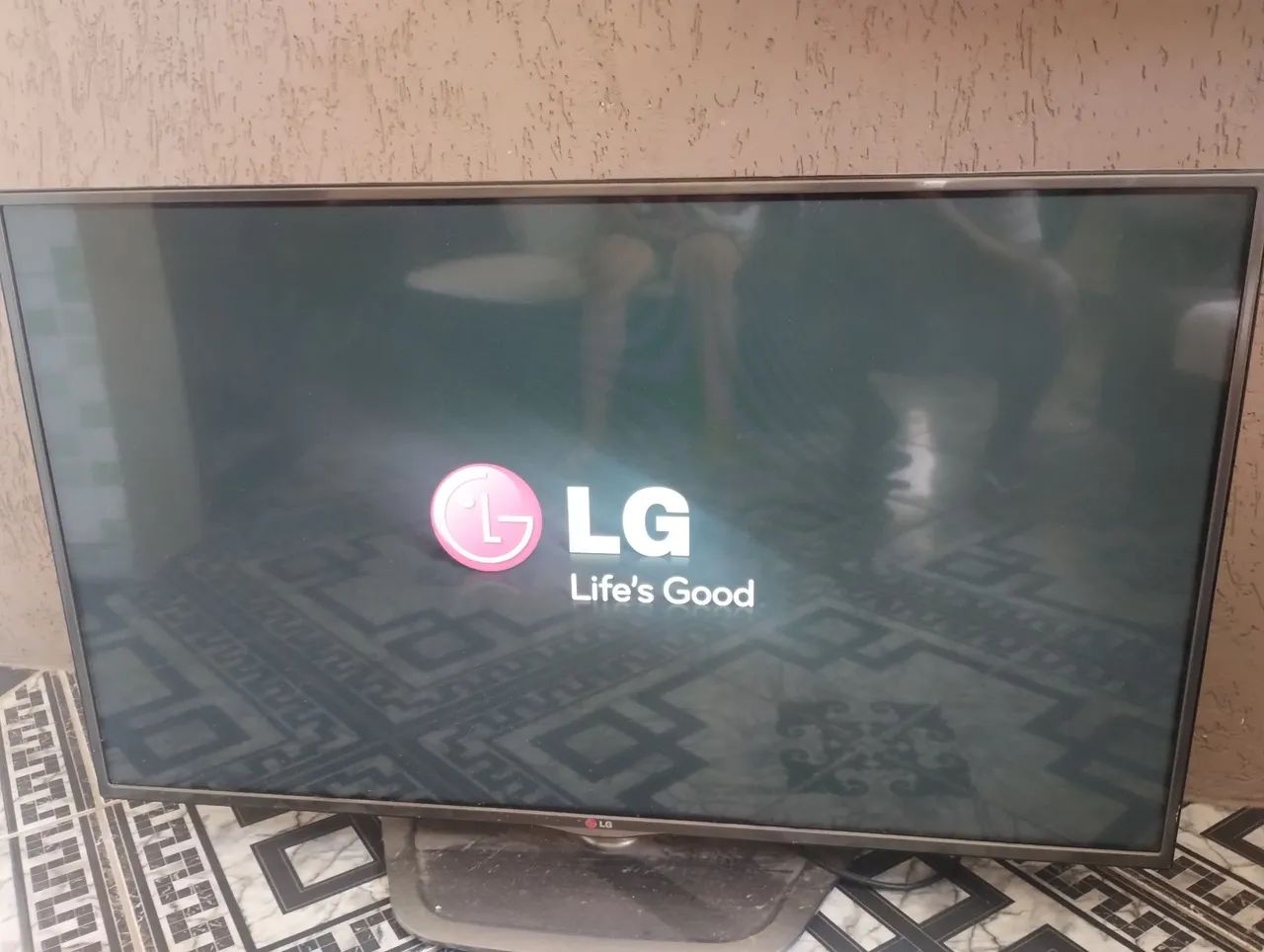 TV with Defect64167718955651120