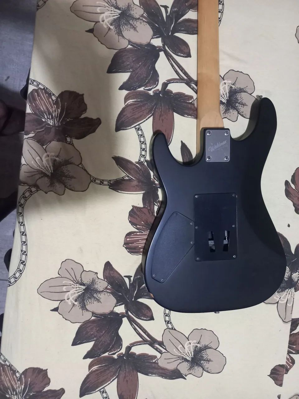Apenas troca por outras guitarras - Foto 3