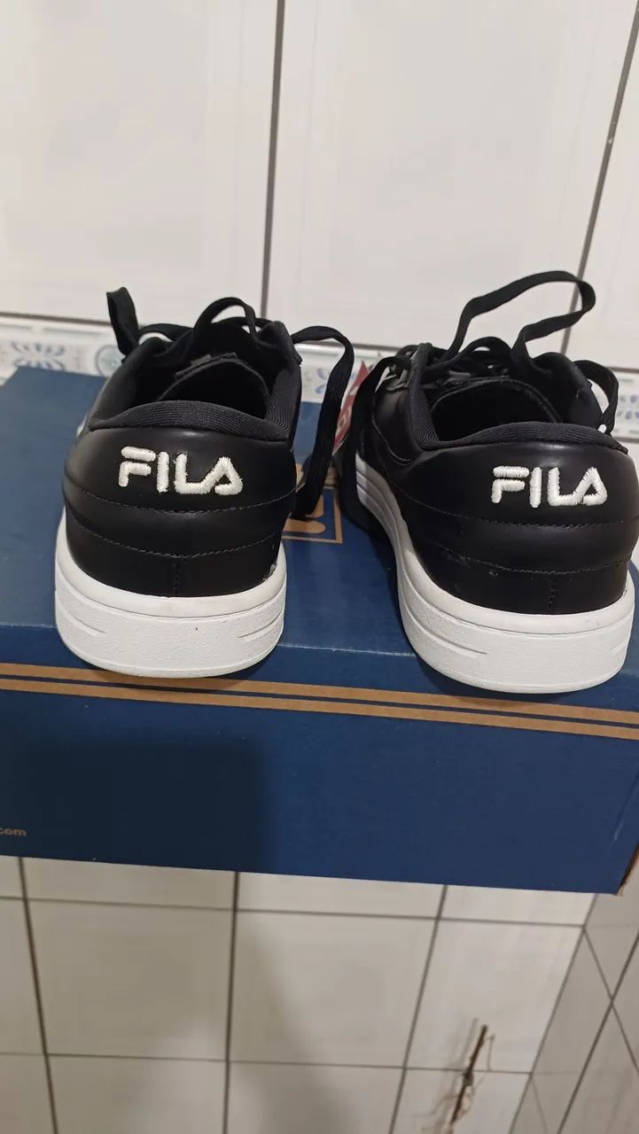 T�ênis Fila Preto - Novo - N* 42 original de couro  - Foto 2