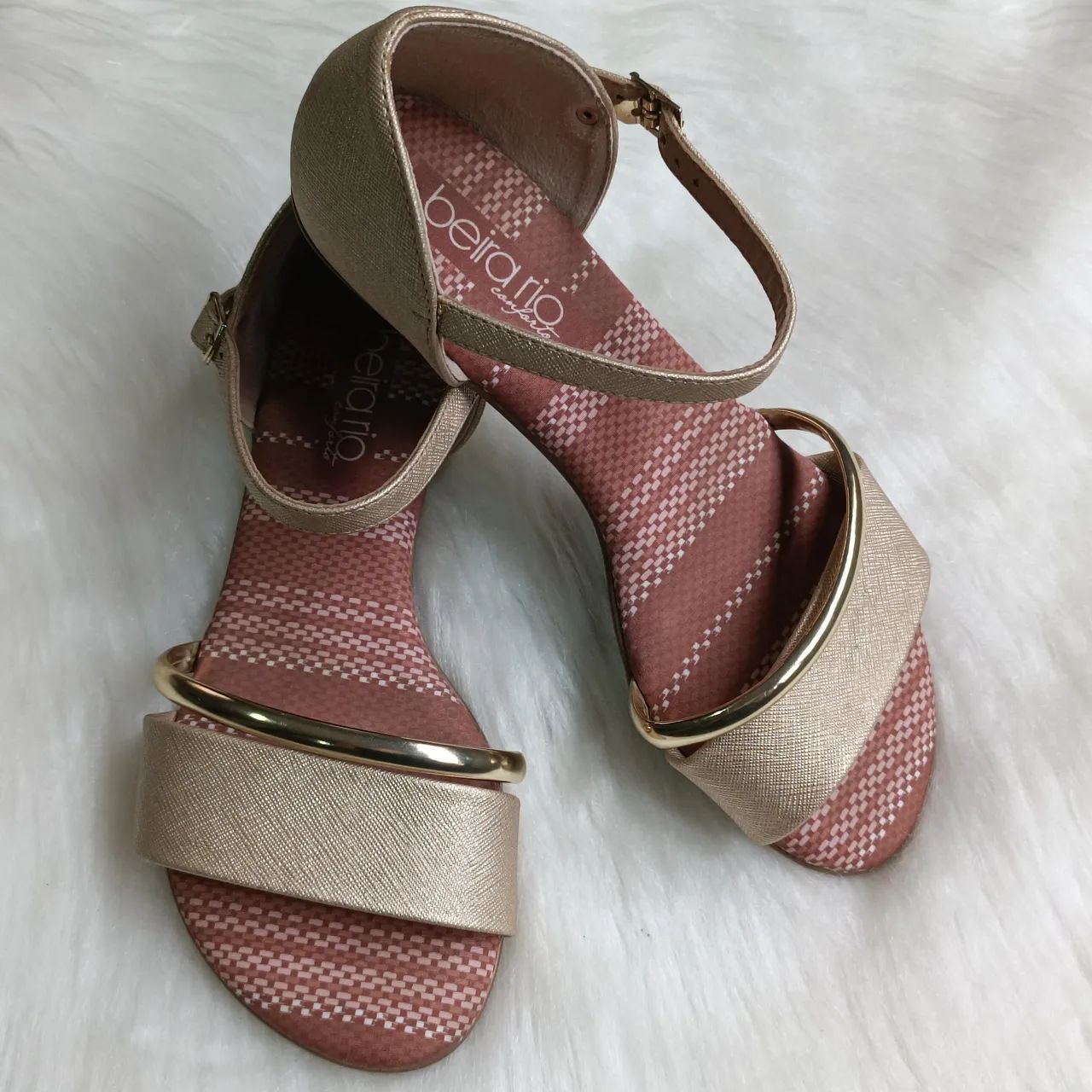 Sandália Rasteira Dourada Feminina Beira Rio Tamanho 35 Calçados