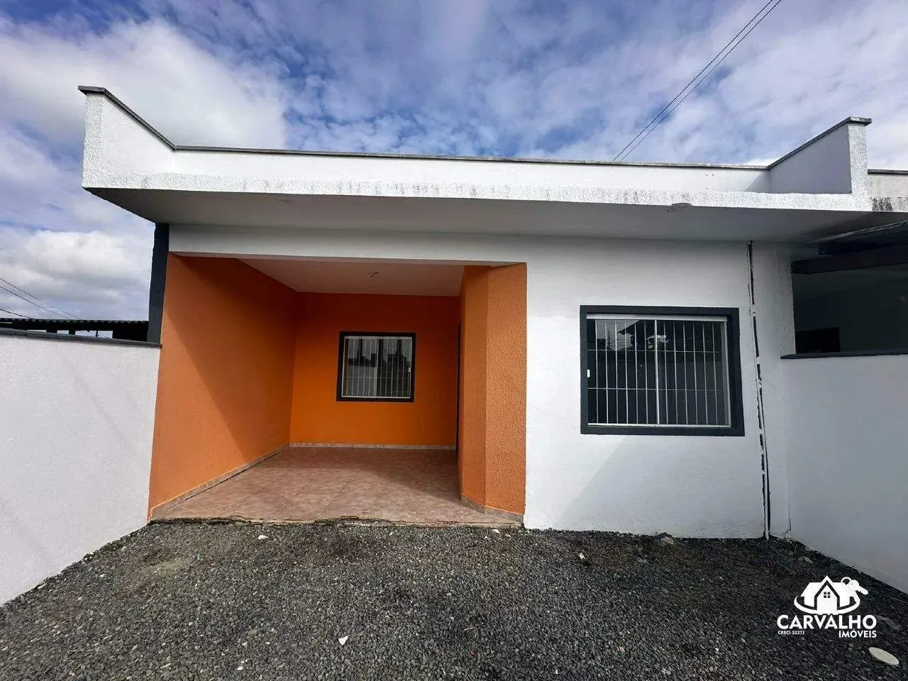 Casa com 2 dormitórios, amplo terreno e excelente localização no Bairro Itajubá em Barra V