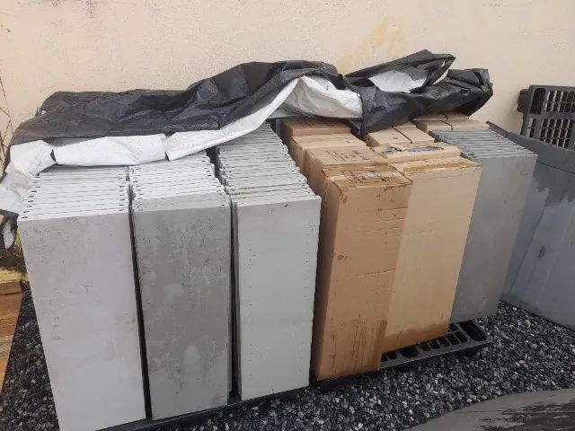 Prateleiras novas e seminovas 