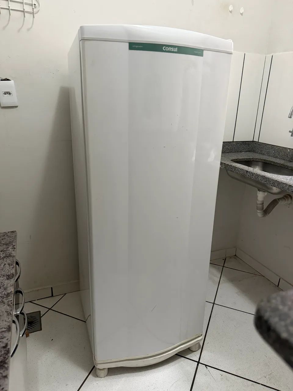 REGRIGERADOR DESGELO SECO CÔNSUL SEMI NOVA SO R$800,00