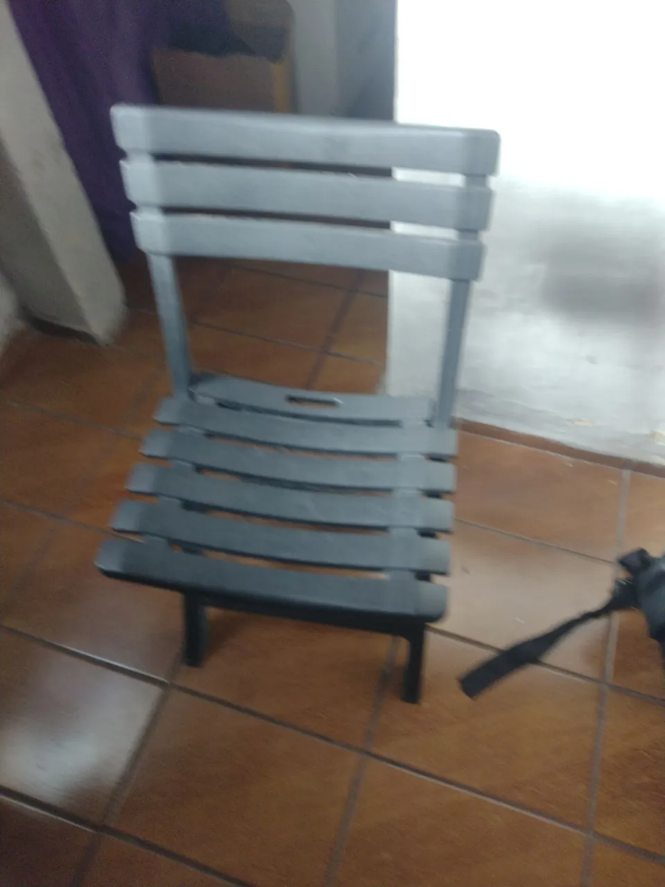 Cadeira Dobrável de Plástico Cinza