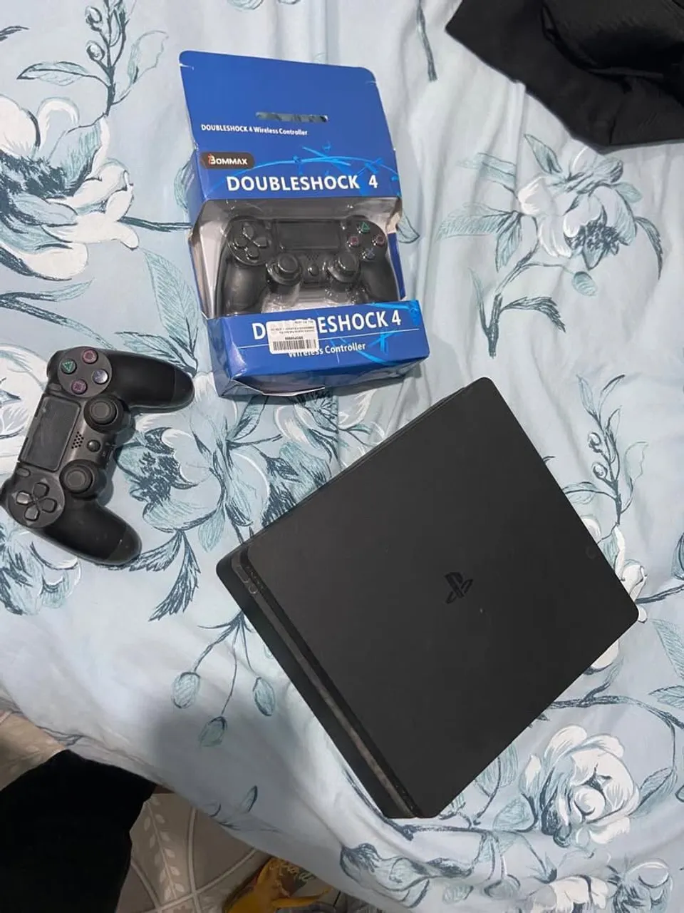 Playstation 4 + Controle DoubleShock 4