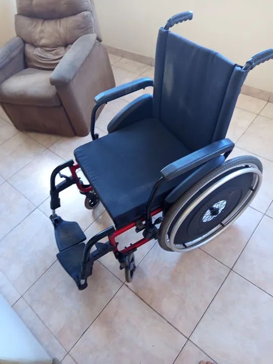 Cadeira de Rodas Ortobrás - Ótimo estado - Foto 4