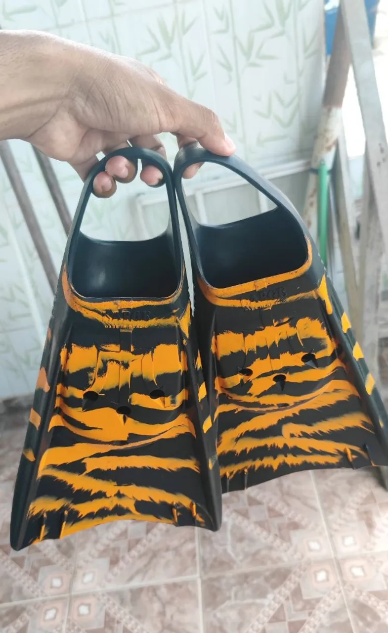 Pé de Pato kpaloa Tritão