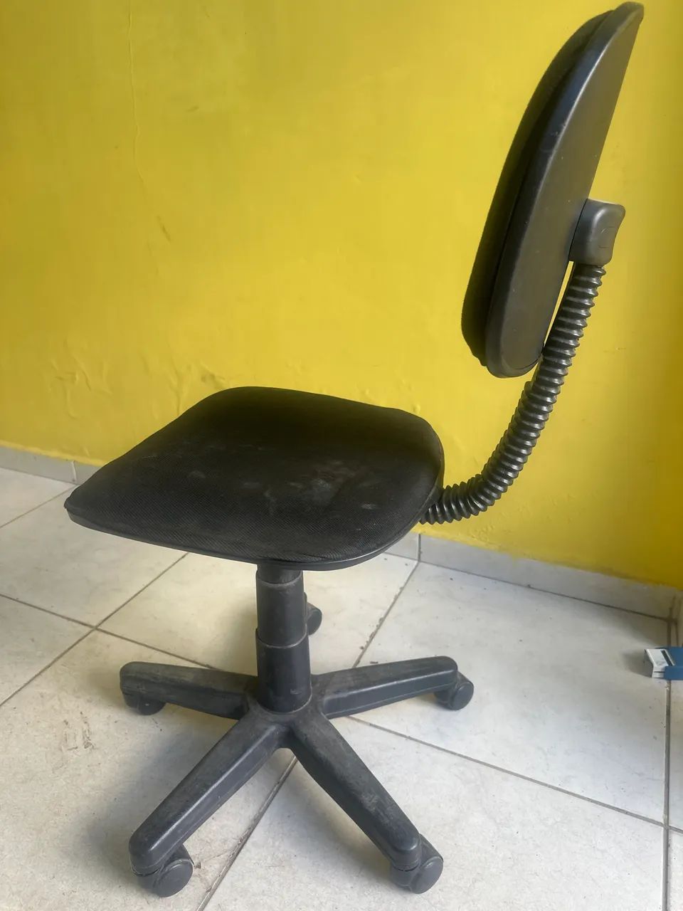Cadeiras simples pra escritório 
