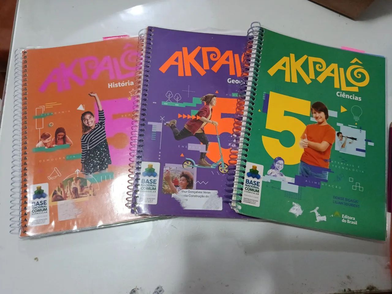 Livros Akapalô