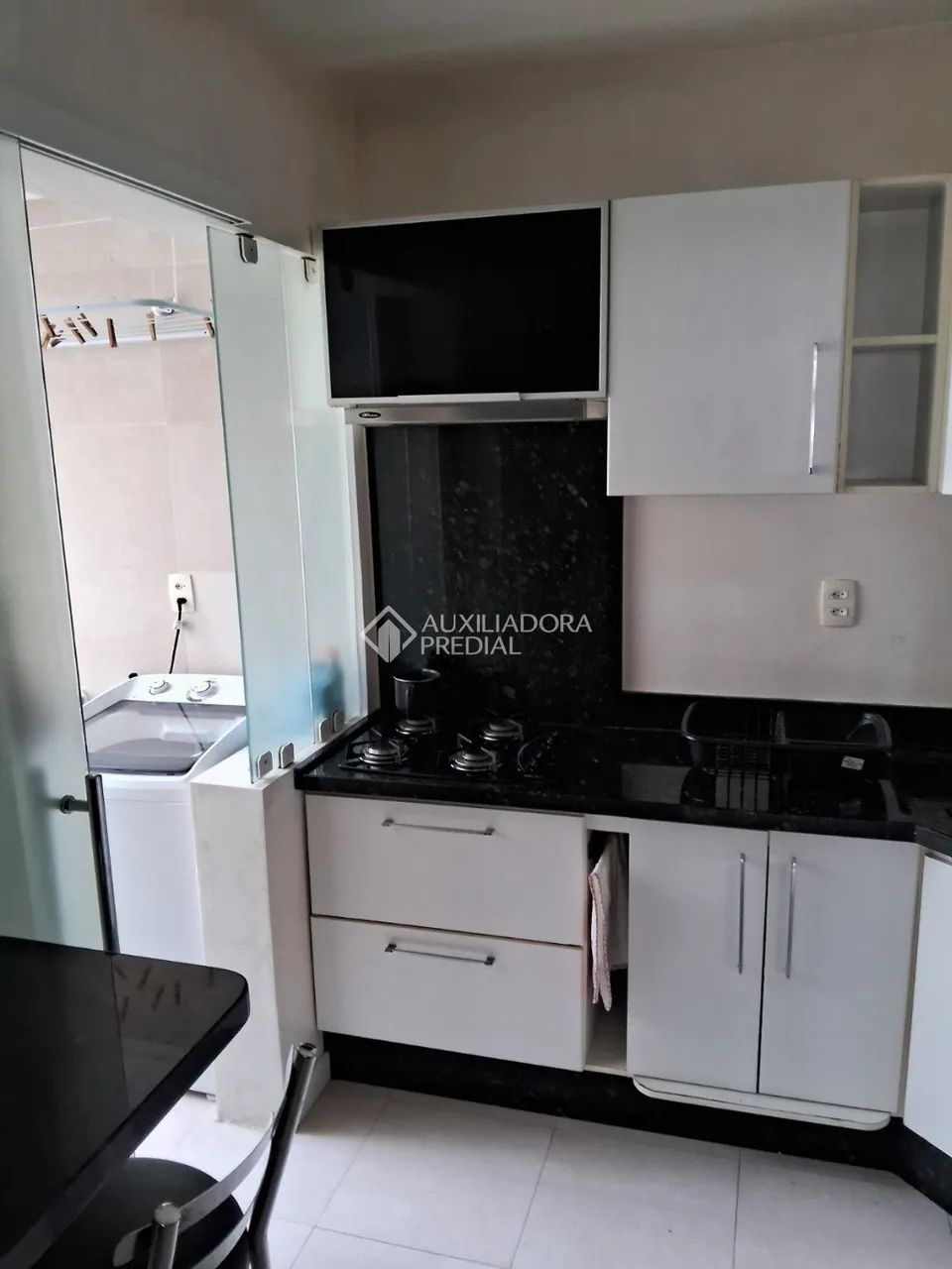Apartamento com 2 Quartos Mobiliado, uma vaga, 60m² privativos- Carvoeira - Foto 4