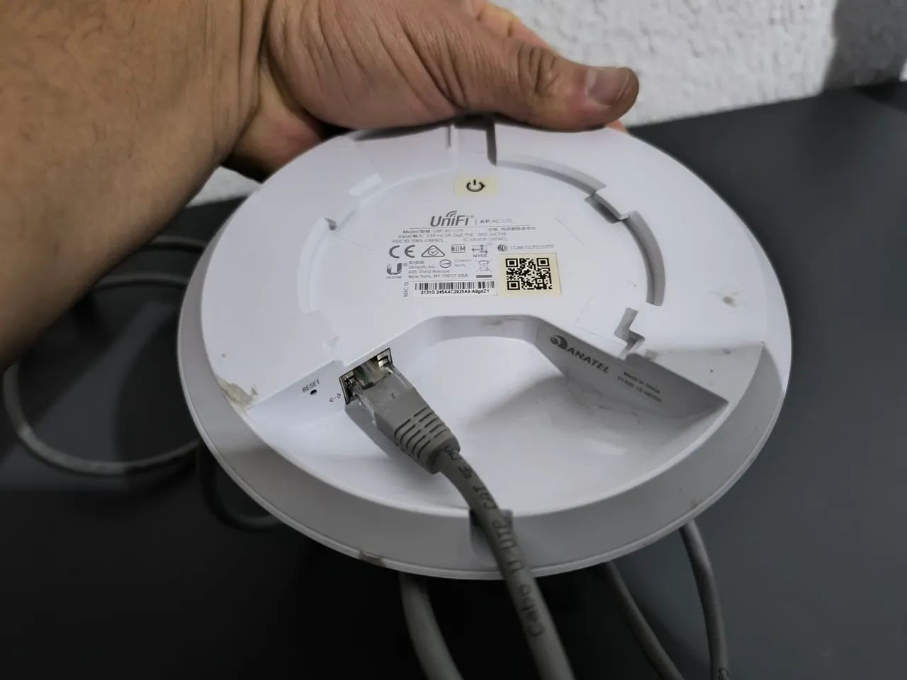 Ponto de acesso Unifi Uap Ac Lite 2.4 e 5.0Ghz - Foto 2