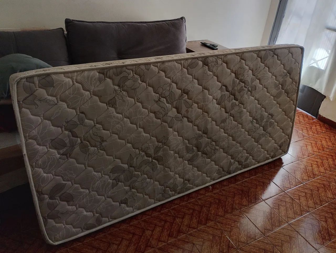 Vendo colchão de solteiro D33 - Foto 2