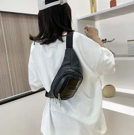 Pochete em Couro Sintético Masculina Feminina Bolsa de Cintura Transversal z1492 - Foto 4