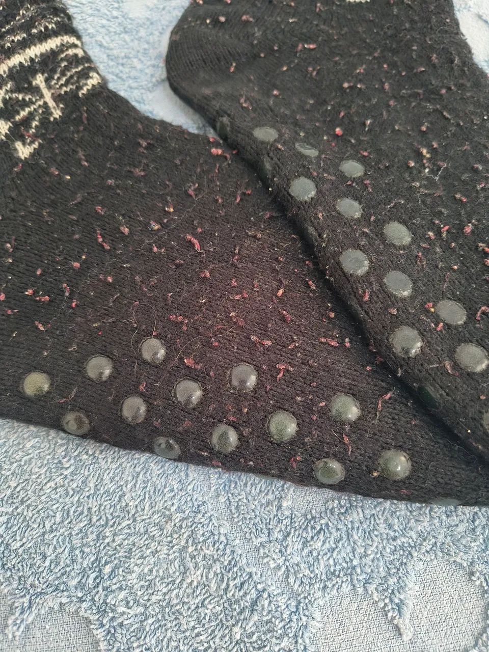 Meia Forrada Felpuda Preta Estampada - Foto 2