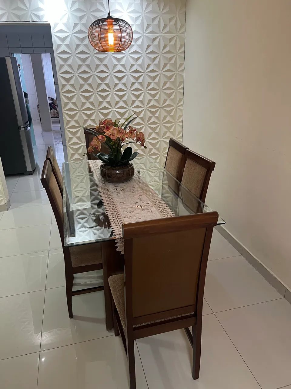 Mesa de vidro com 6 cadeiras  - Foto 3
