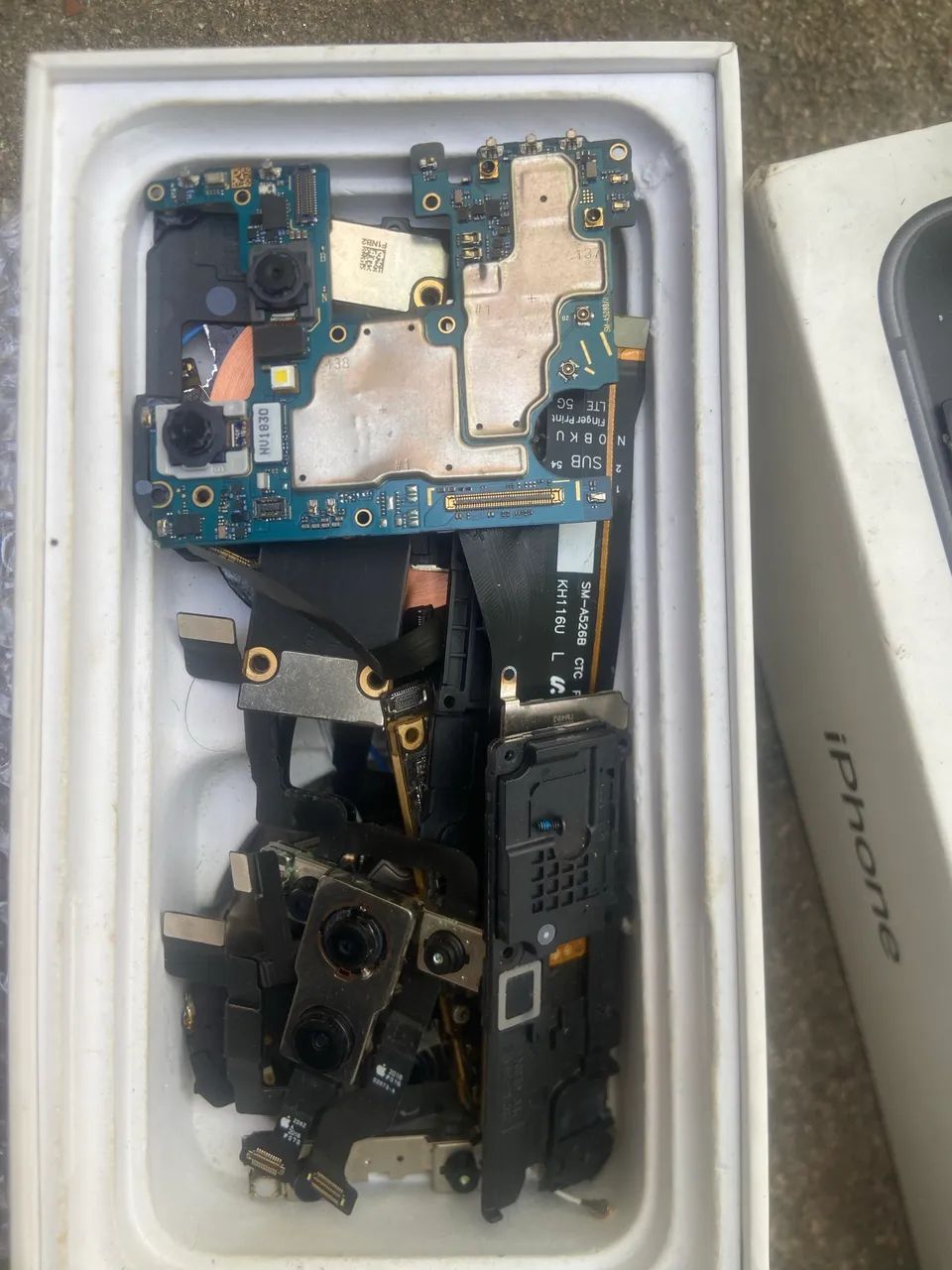 iPhone 11 sucata aproveitamento de peça - Foto 3