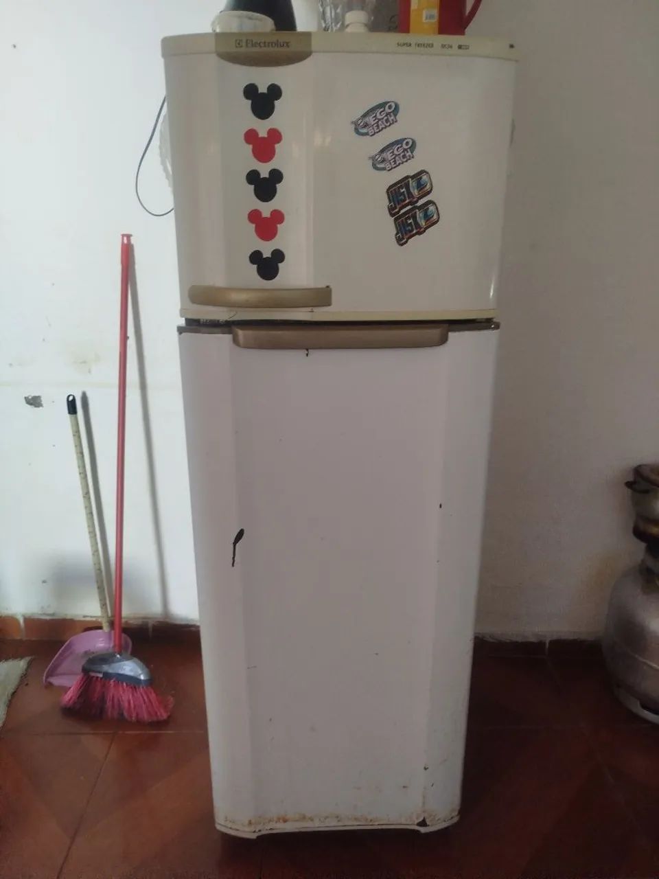 Geladeira semi nova 