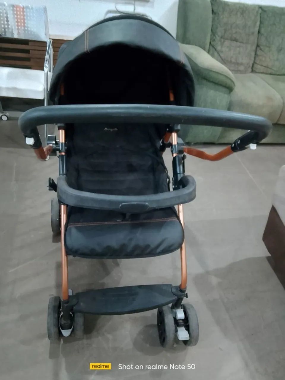 Carrinho de bebe bem conservada 