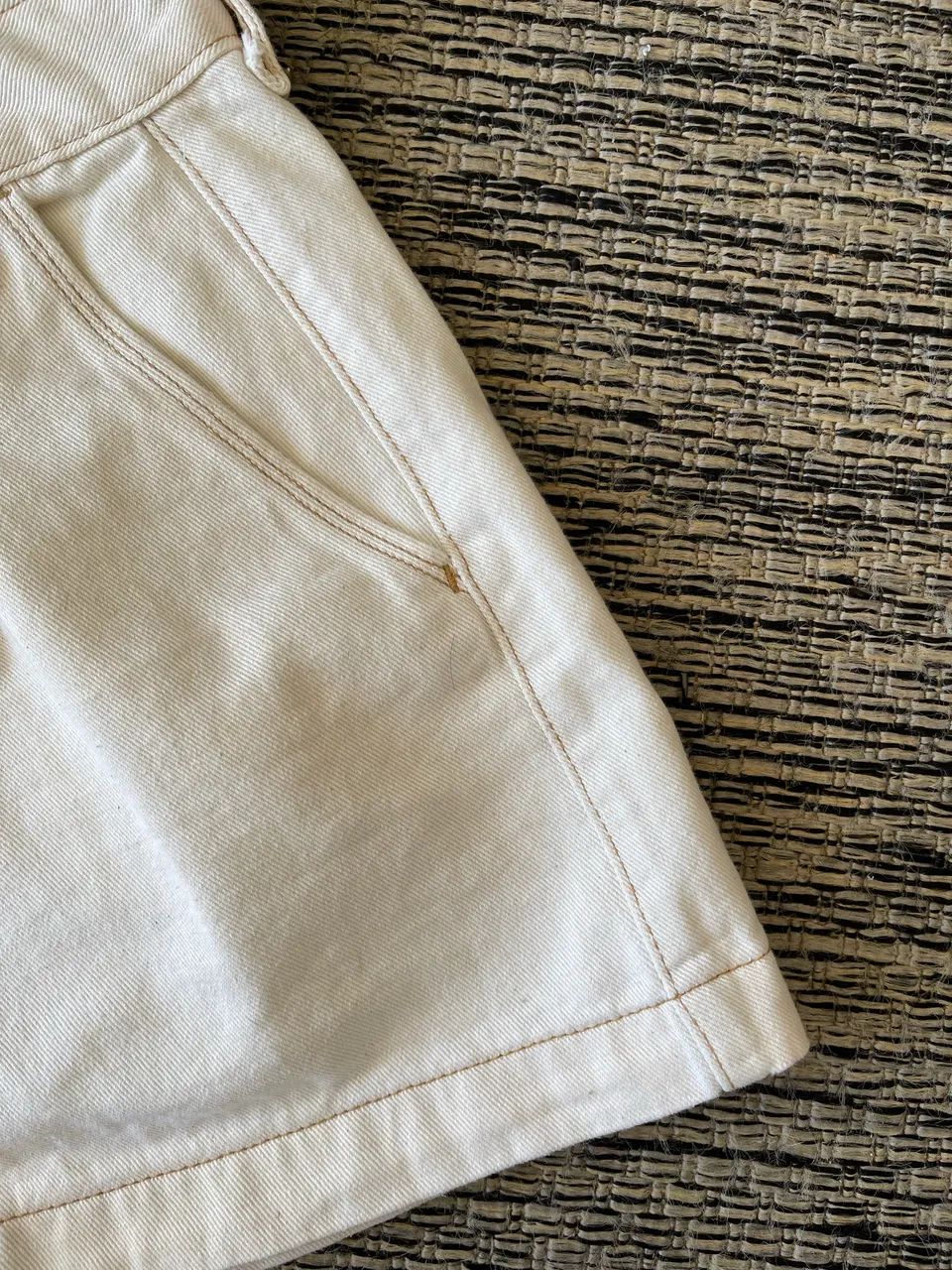Shorts Jeans Creme Bege - Foto 4