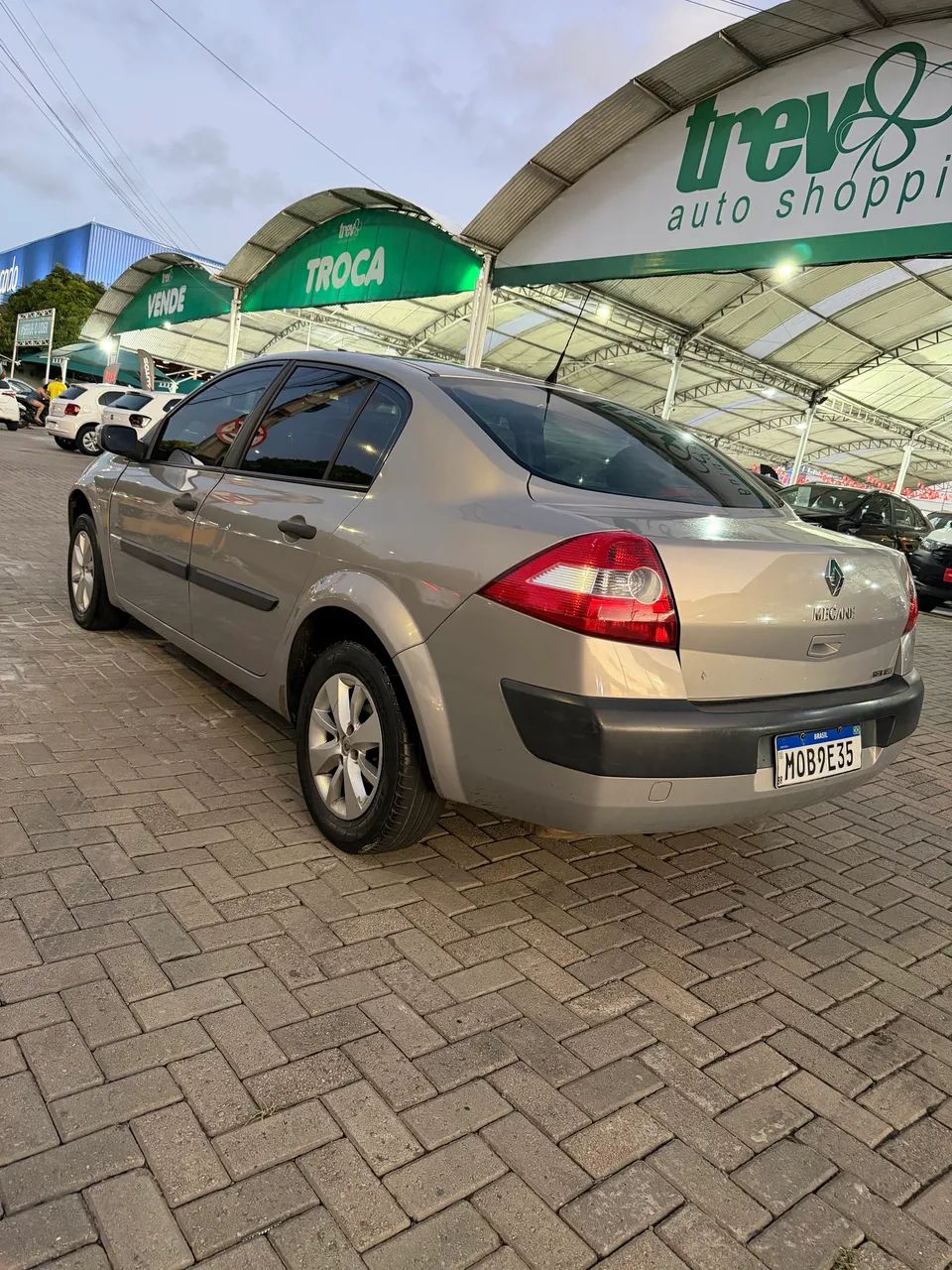 Renault Megane Sed. Expression 2.0 16V Mec. 2008 - Foto 4