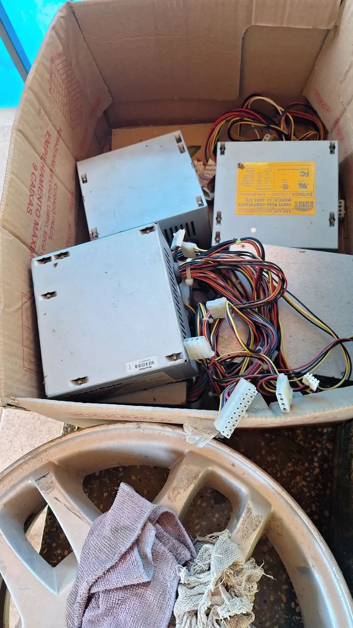 Gabinete e fontes usadas e também pc montado  - Foto 4