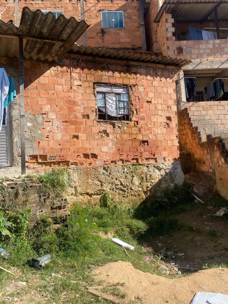 VENDO CASA COM LOTE AMPLO - Foto 4