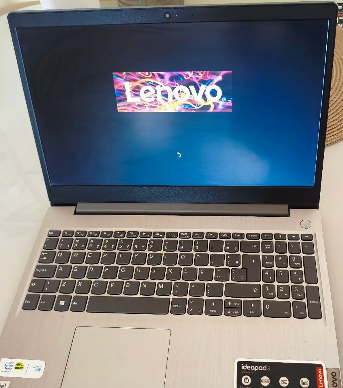 Notebook Lenovo IdeaPad 3 Intel i3 (10ª Geração) - 12GB RAM - SSD 256GB