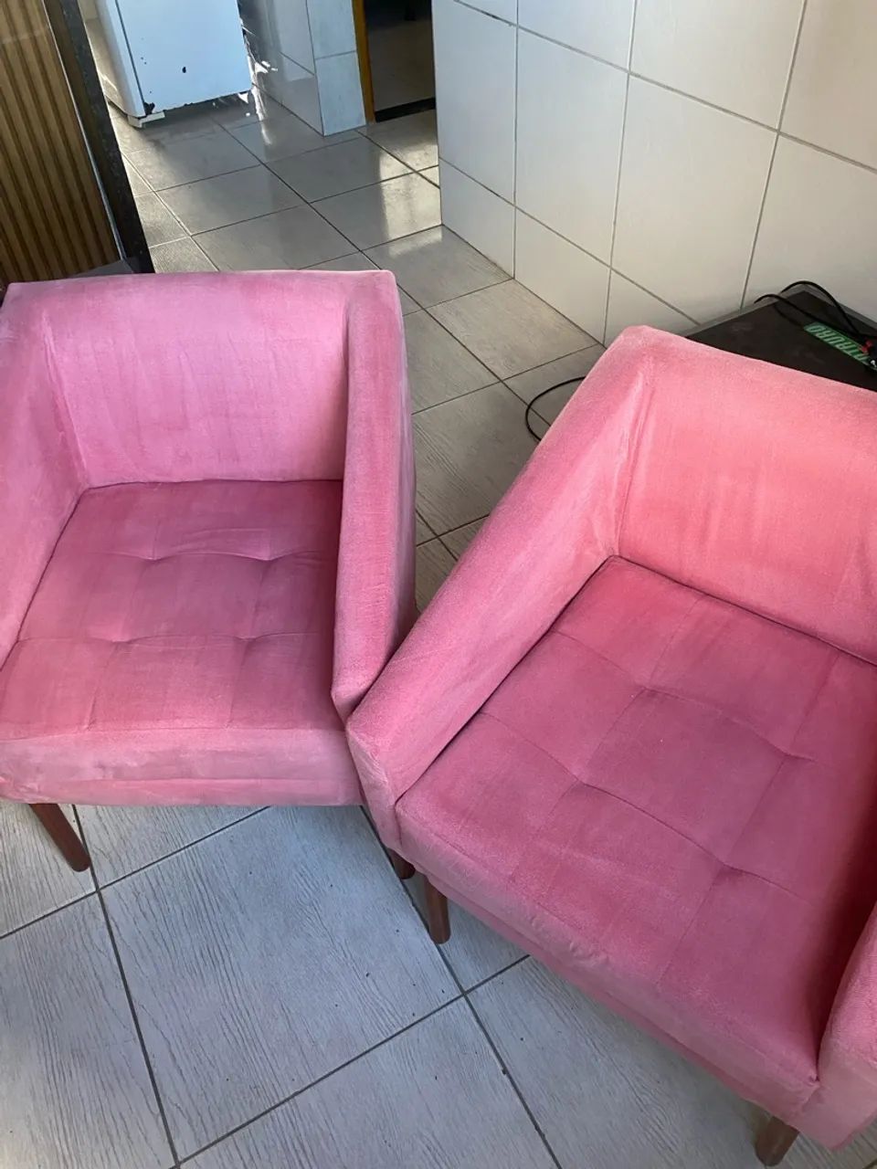 POLTRONA ROSA!!! Ótima para studio de beleza !! - Foto 4