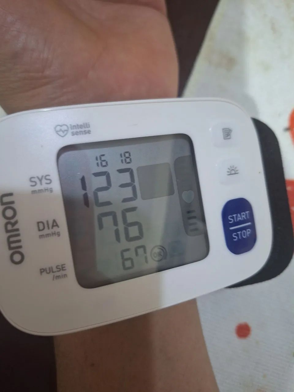 Aparelho de pressão de Pulso digital - Excelente estado  - Foto 3