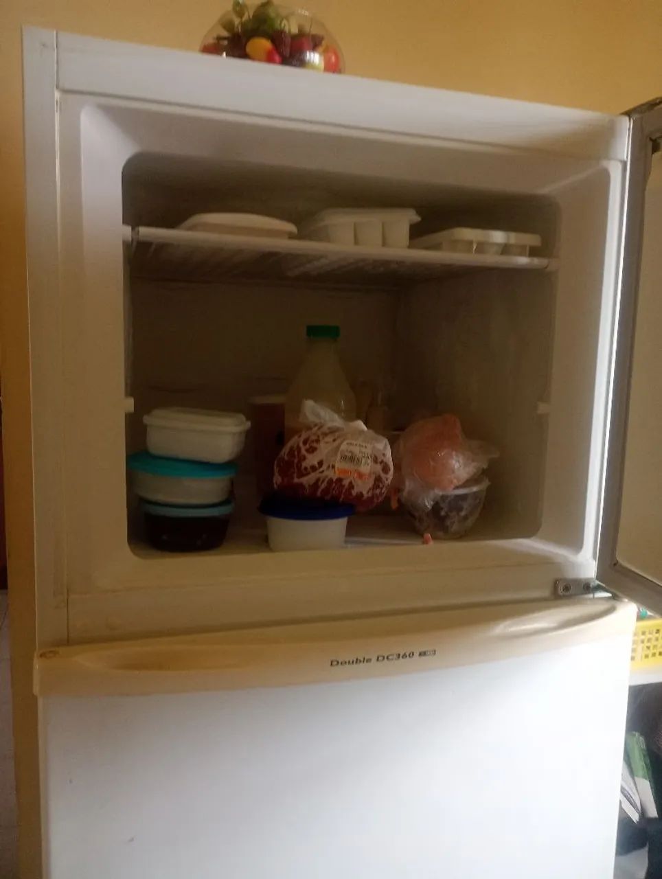 Vendo esta geladeira funcionando perfeitamente - Foto 2