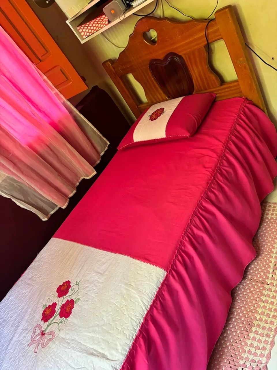 Vende-se cama e colchão 