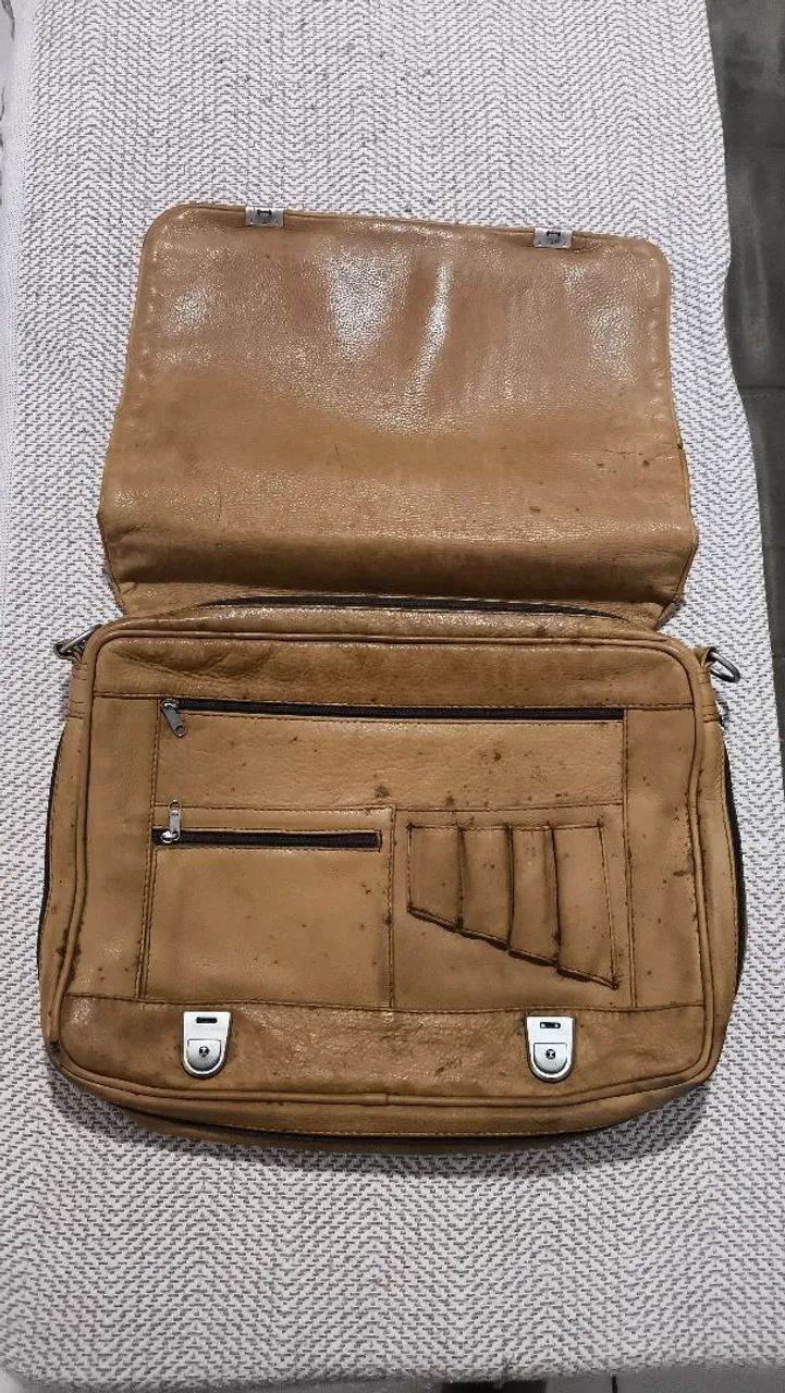 Bolsa tira colo Zelio ( Couro) 35cm x 42 cm - Foto 5