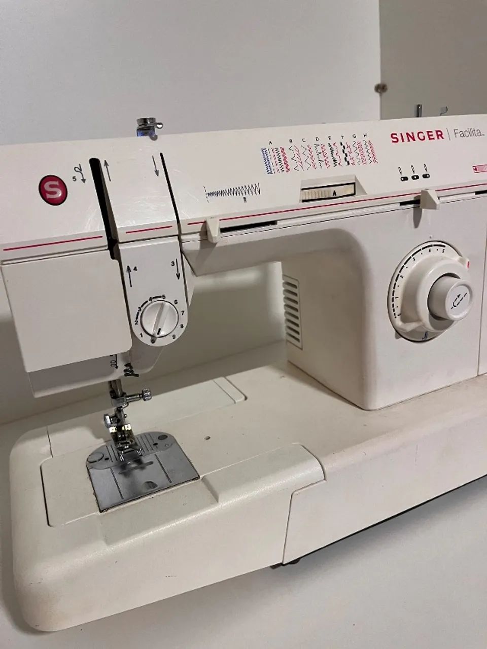Máquina de costura seminova  - Foto 6