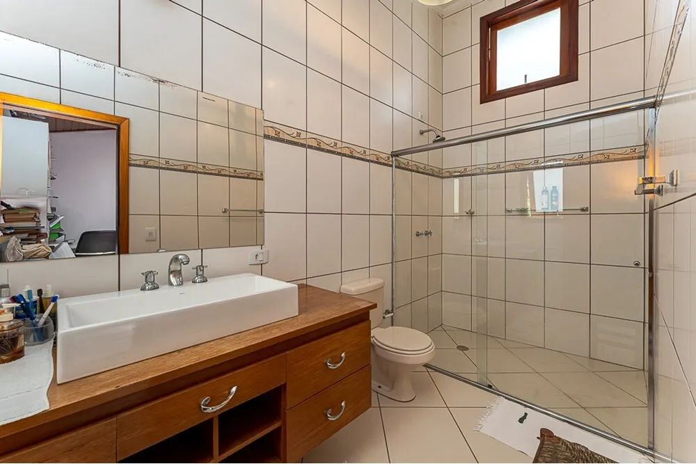 Casa com 6 dorms ( 4 suítes) Na Granja Viana - Foto 2