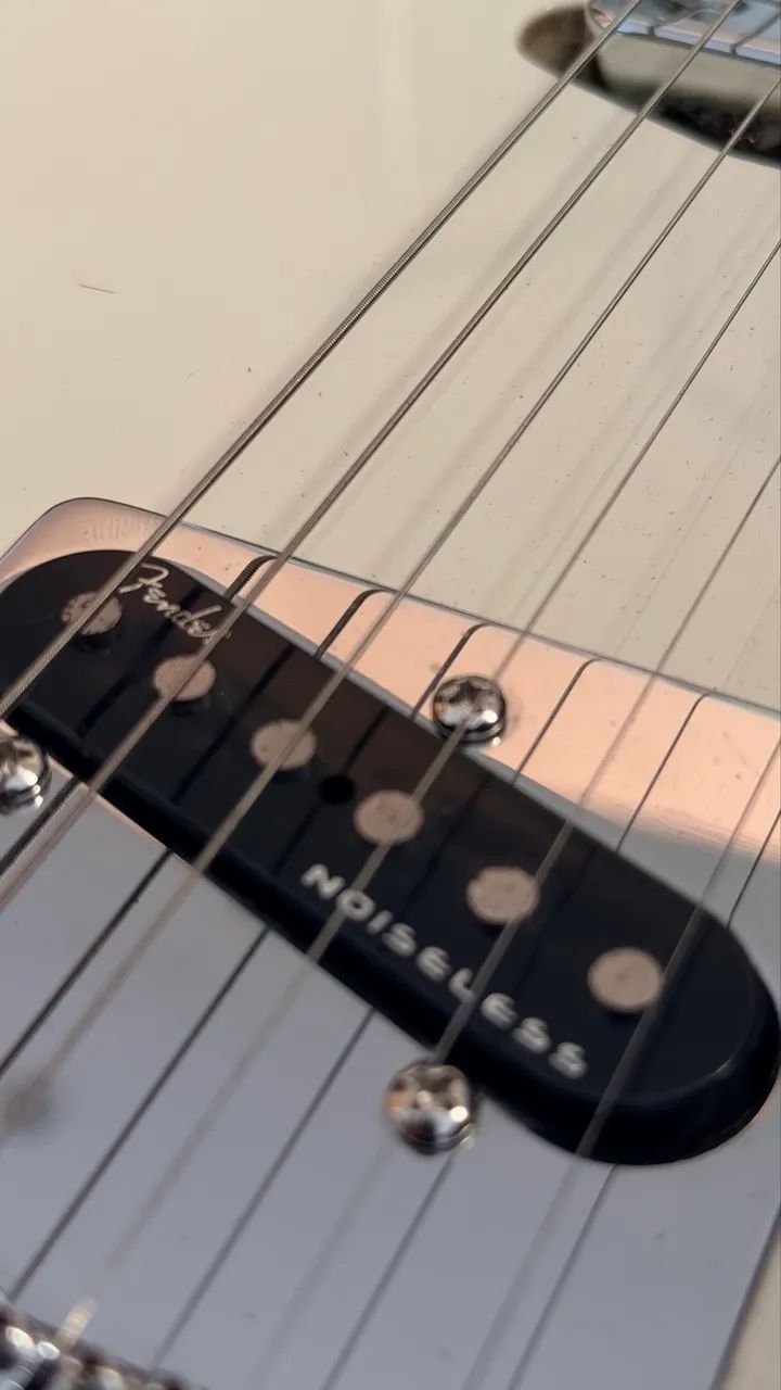 GUITARRA FENDER CUSTOM + HARD CASE - Foto 4