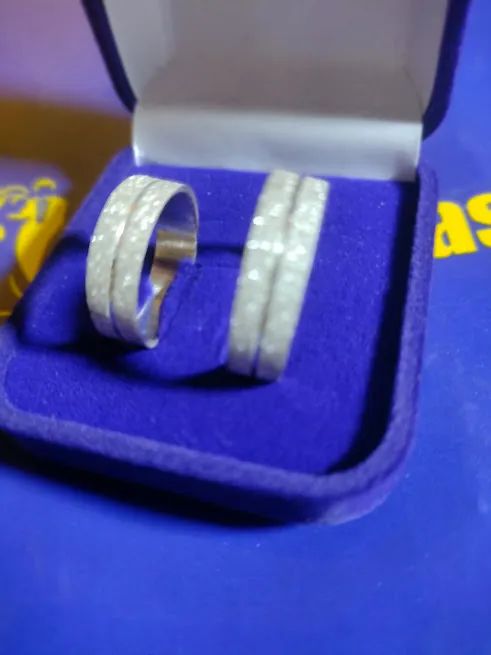 Par Alianças Prata 950 Fosca Com Risco No Meio 6mm