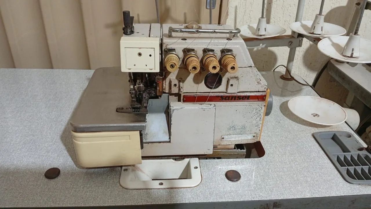 Máquina de costura interlock  - Foto 3