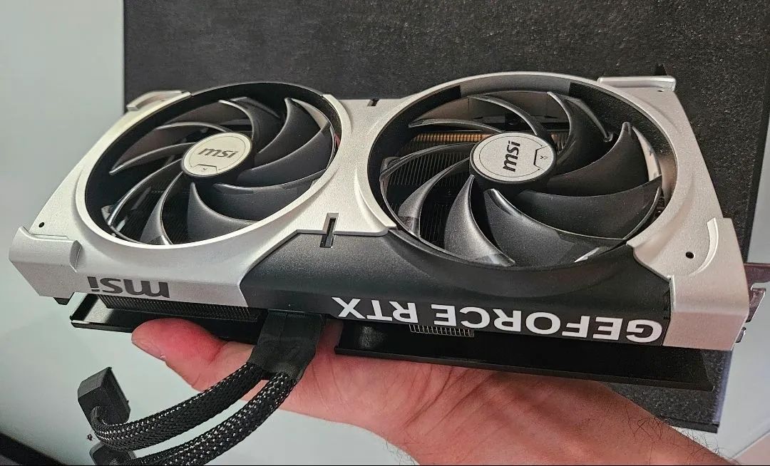 RTX 5070 MSI - Foto 2
