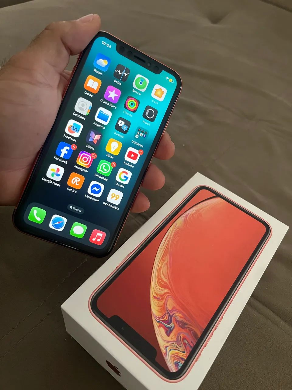 Celular iPhone XR com caixa todo original 
