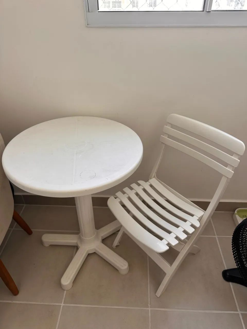 Mesa com cadeira