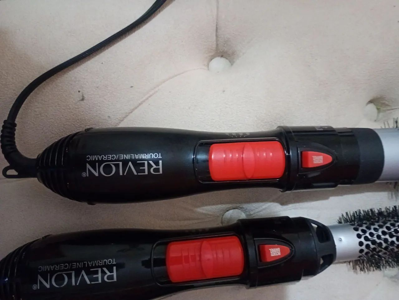 Vendo duas escovas elétrica para cabelo. - Foto 4