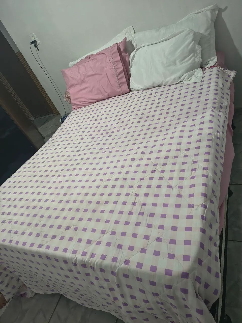 Vendo cama box casal com colchão 