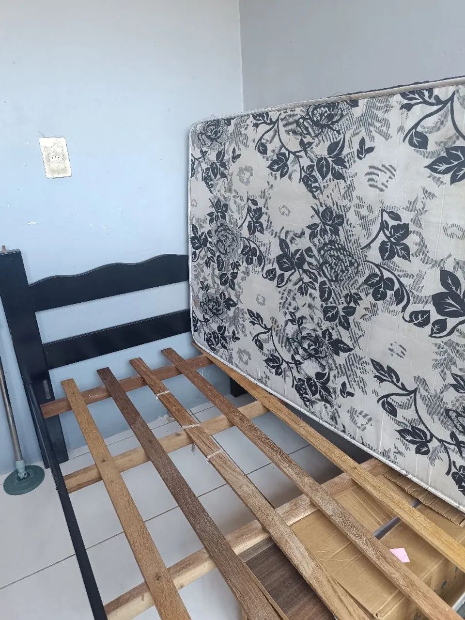 Cama de solteiro com colchão - Foto 2