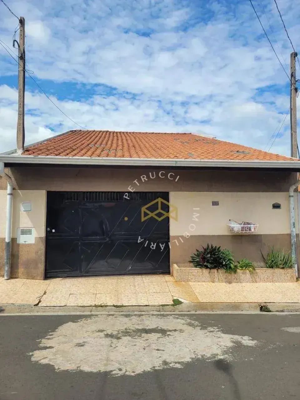 CASA COM ÓTIMO APROVEITAMENTO DE ESPAÇO, IDEAL PARA QUEM BUSCA CONFORTO E PRATICIDADE.