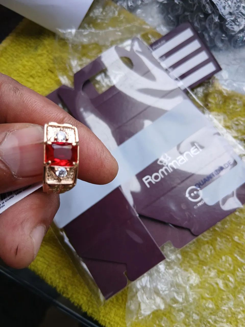 Anel de Ouro 18k Masculino Rommanel com pedra cristal retangular Vermelha  - Foto 4