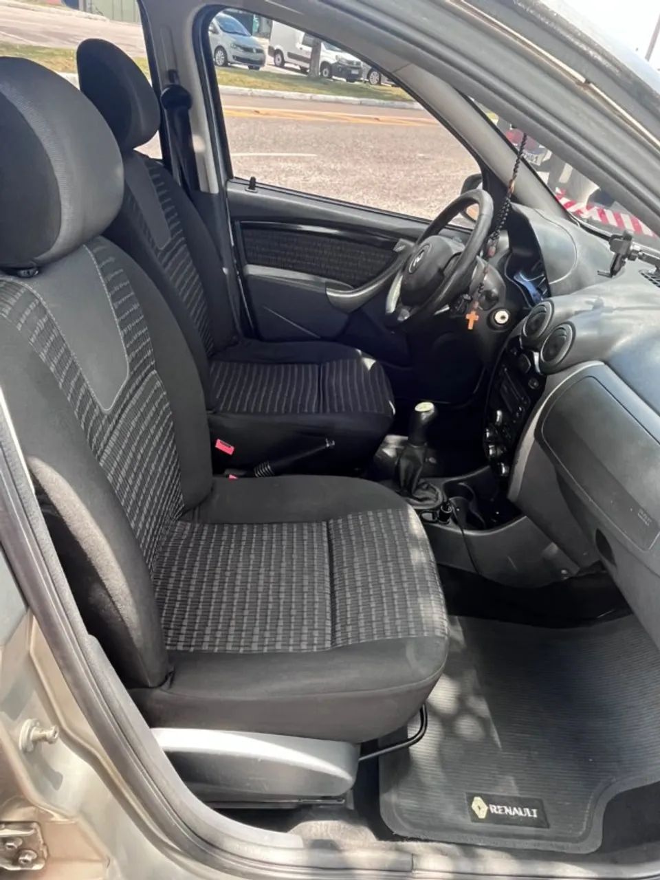 Renault Sandero PRIVILÈGE HI-FLEX 1.6 8V 5P 2013