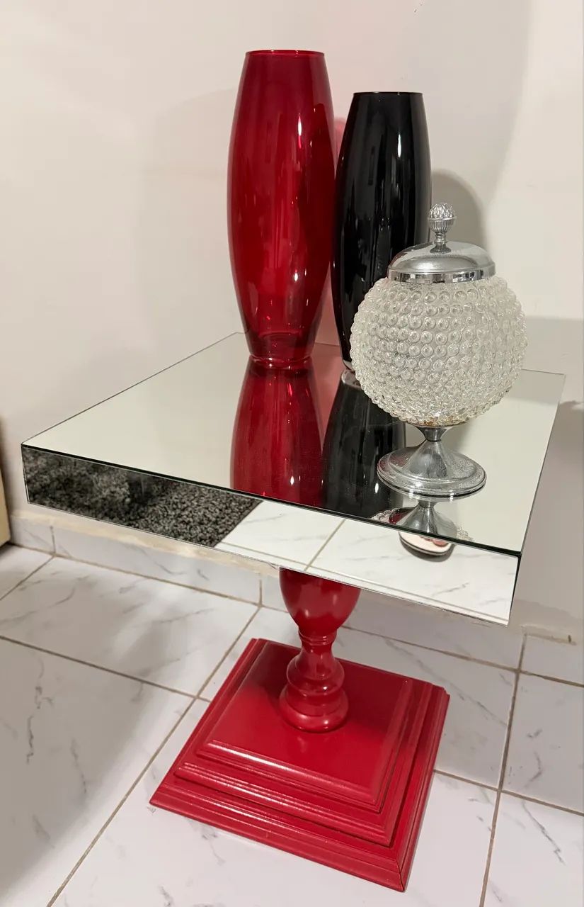 CENTRO DE SALA VERMELHO COM ESPELHO