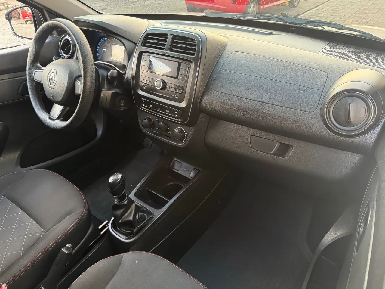 Renault Kwid Zen 1.0 Flex 12V 5p Mec., foto 8 de 15