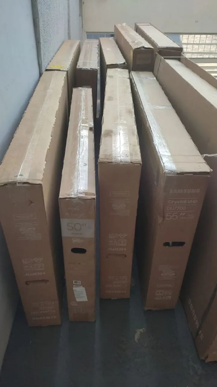 Smart TV Samsung 55 polegadas 4K bordo infinita comando de voz na caixa completa com todos
