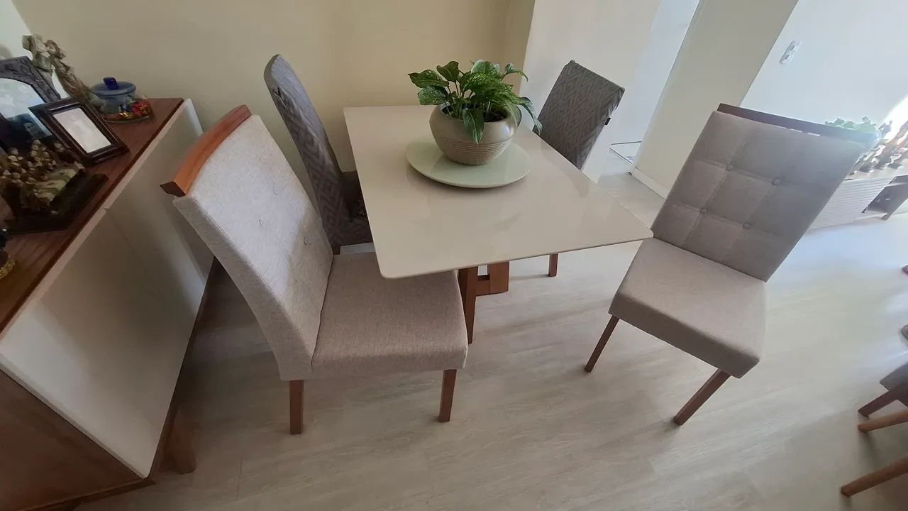 Conjunto de mesa com 4 cadeiras - Foto 2